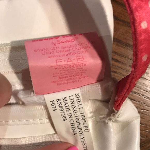 Sanrio Hello Kitty purse: satin pink with white polka dot strap and bow - Picture 4 of 5